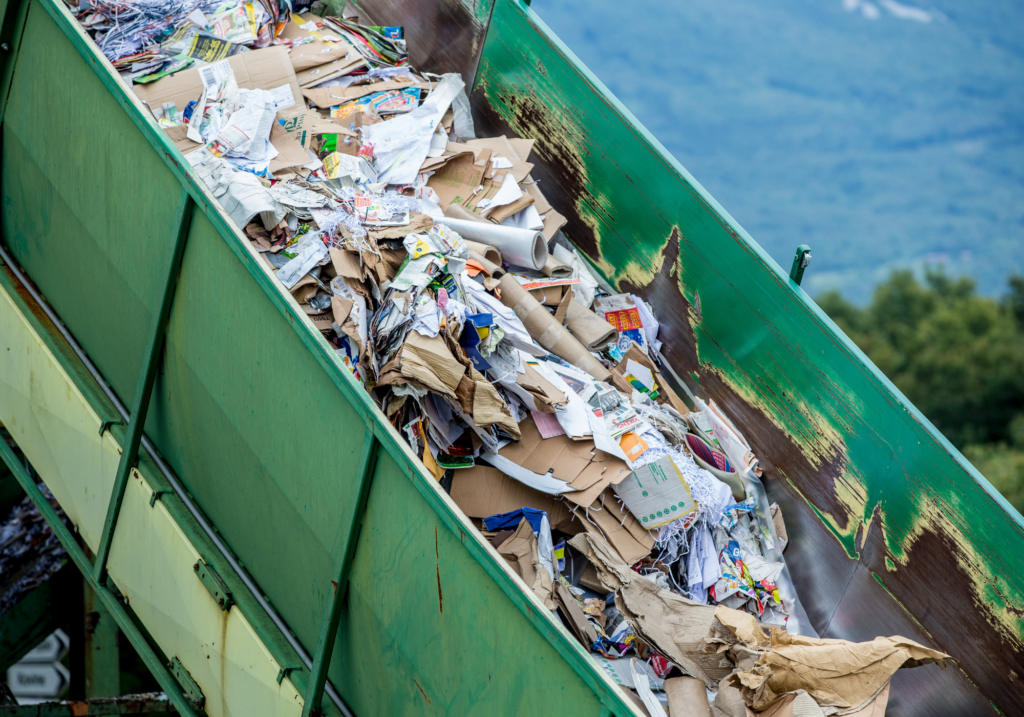 Collectivités gestion des déchets Collecte et recyclage DBS RECYCLAGE — free download